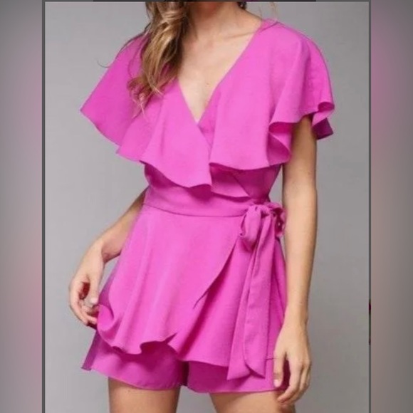 Vestique magenta romper size small - Picture 3 of 4